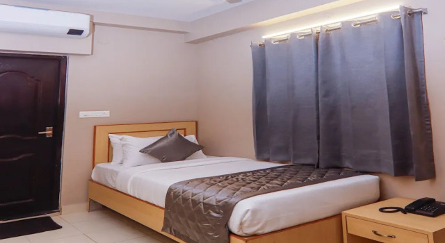 Hotel Vinayaga Tiruppur, Забронировать Отель Отели Тируппур с завтраком, Завтраки