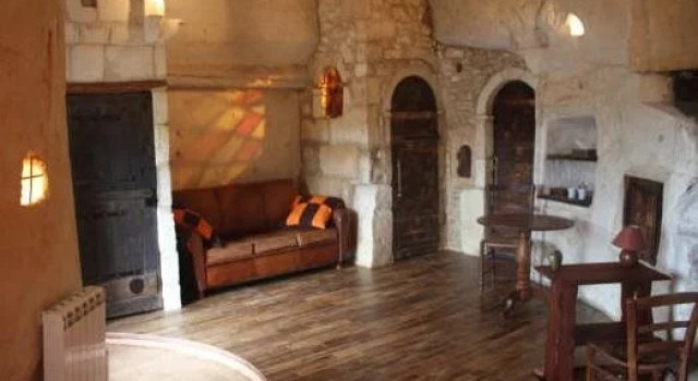 Chambres dHtes Troglo du Rossignolet, Book Hotel Hoteller i Loches med parkering, Parkering