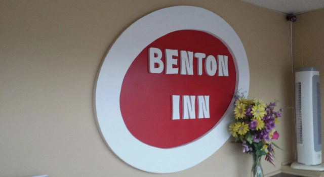 Benton Inn, Book Hotel Benton Illinois