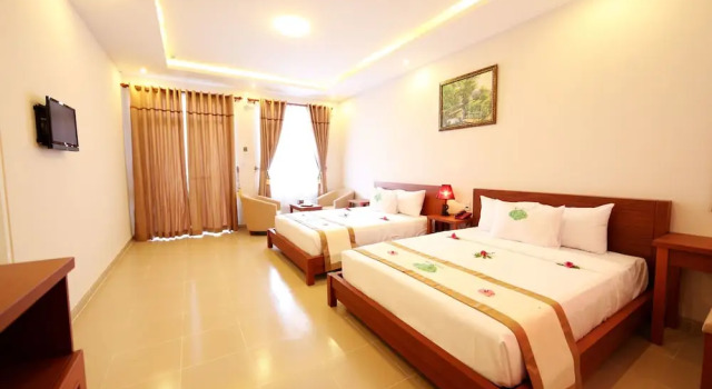 Номер Deluxe с балконом и с видом на сад Saigon Emerald Beach Resort