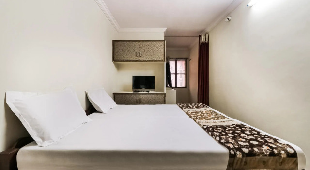 Spot On 46039 Tarangini Residency, Varaa Hotelli Tadepallegudem Andhra Pradesh