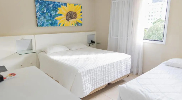 Четырёхместный номер Economy VOA Plazza Hotel