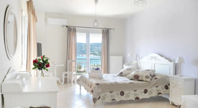 Двухместный номер Comfort с балконом и с видом на море Triantafilia Guesthouse