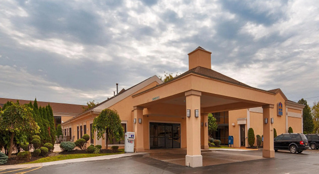Best Western PLUS Galleria Inn & Suites, Book Hotel Buffalo Buffalo