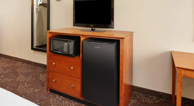 Четырёхместный номер Standard Fairfield by Marriott Inn & Suites Matteson Chicago
