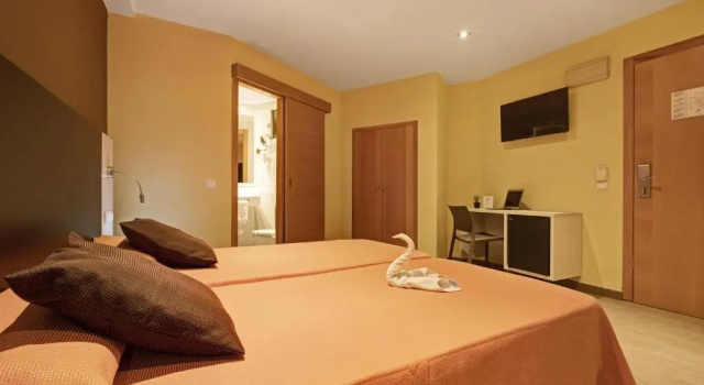 Interior Twin room Abelux