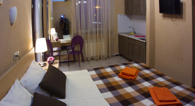 Iceberg House, Boek Hotel  