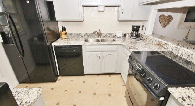 Sea Coast Gardens III 309 Apartment 2, Забронировать Апартаменты/квартира Отели Нью-Смирна-Бич с бассейном, рядом с Парк 27 Авеню, Бассейн