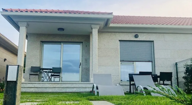 Casa con Jardín a 50m de la Playa en Hío, Prenota Hotel  