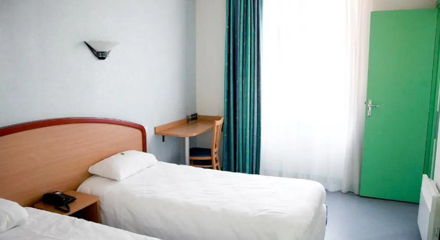 Двухместный номер Standard Logis Hôtel du Commerce