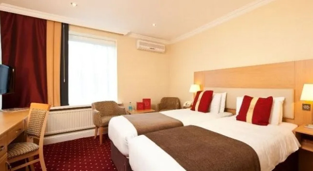 The White Horse, Rezervați Hotel Hertford 