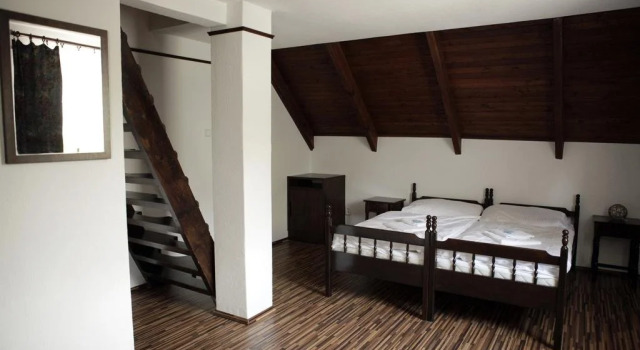 Motel M, Rezervovat Motel Hotely v Malacky s parkováním, Parkování