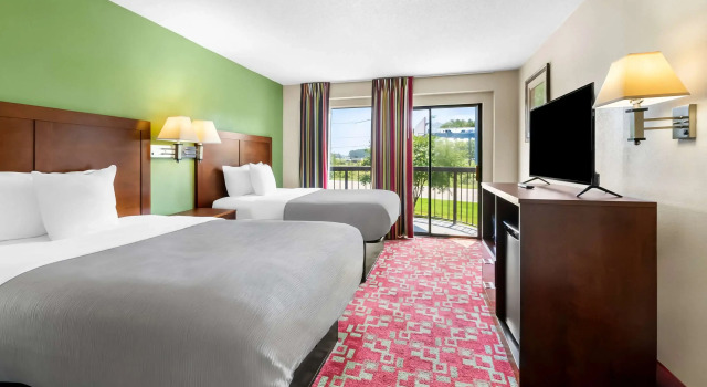 Четырёхместный люкс Quality Inn Selma - Smithfield