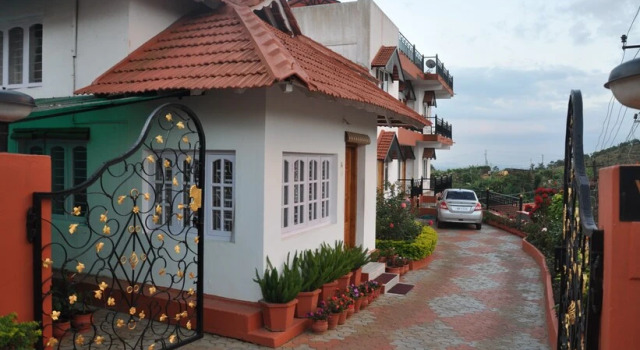 Temple Tree Homestay, Prenota Hotel Kutta 