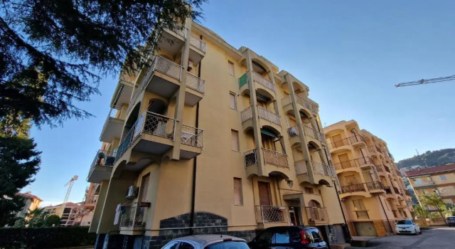 3 Locali - 600 metri dal Mare - Free Parking