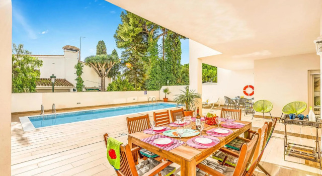 Villa Catalina, Забронировать Вилла Коттеджи Нерха, рядом с Церковь Эль-Сальвадор, Коттедж