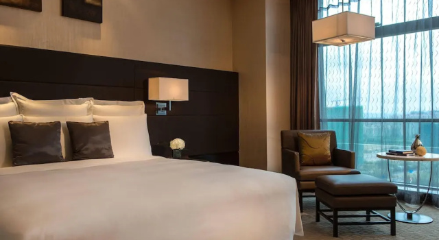 Двухместный клубный номер Standard с видом на город Renaissance Guiyang Hotel
