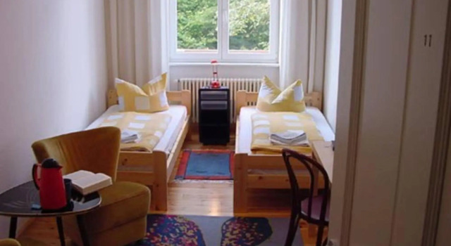 Pension Peters - Das andere Hotel, Book Guesthouse Guest Houses in Berlin, Guesthouse