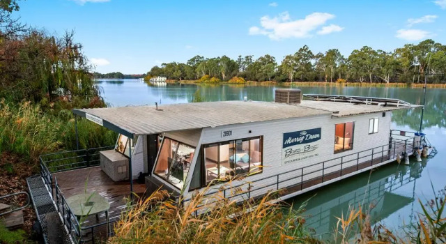 Коттедж с 3 комнатами Renmark River Villas and Boats & Bedzzz