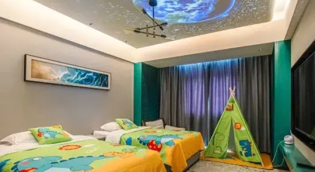 Семейный тент Changyu Cabernet Hotel · 1892 (Yantai Hill & No.1 Beach Branch)