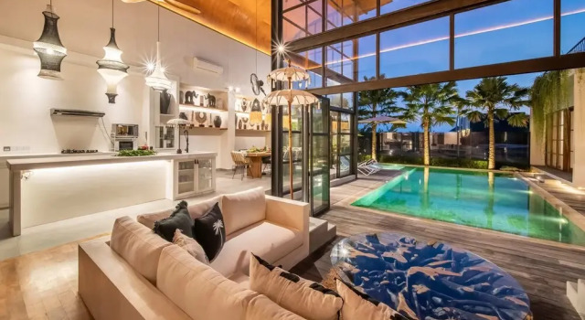 Villa Yukiko, 4BR Modern Tropical Design Villa