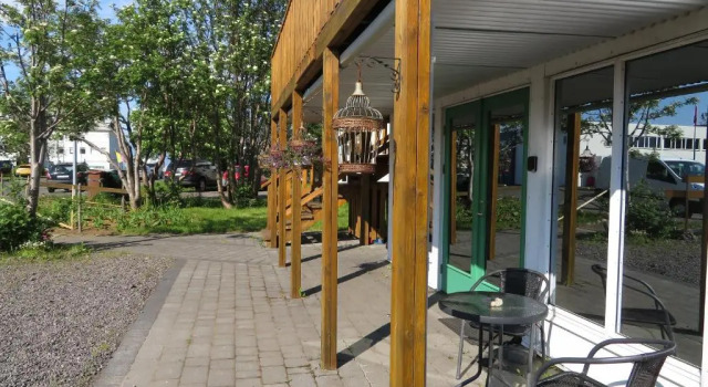 Кровать в общем номере Húsavík Green Hostel