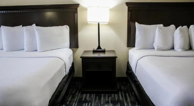Четырёхместный номер Standard Country Inn & Suites by Radisson, Richmond West at I-64, VA