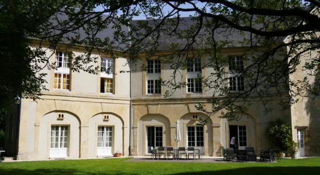 Коттедж с 5 комнатами Magnifique château rénové proche bourg grand parc belle terrasse billard, ping pong, proche Bayeux et plages du débarquement