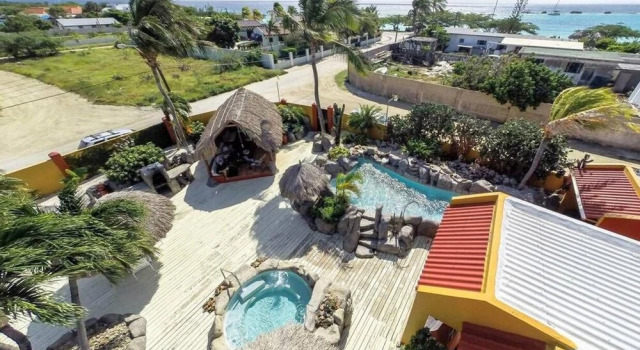 Sea Breeze Ocean, Studio 7 at Mangel Halto Beach, Book Hotel Hoteller i Pos Chiquito med pool, Swimmingpool