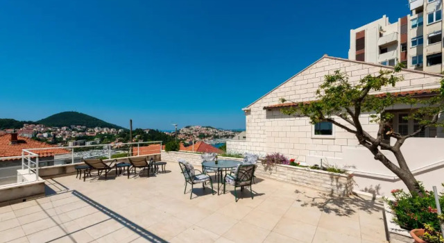 Апартаменты Deluxe View Port Apartments