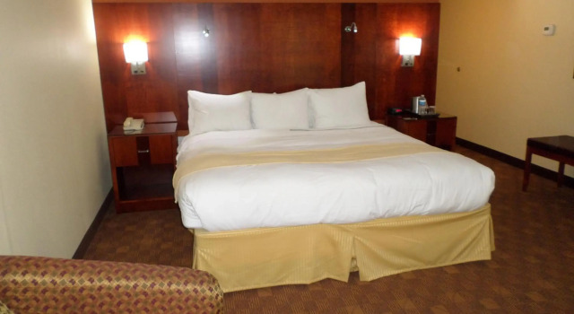 Radisson Akron/Fairlawn, Boek Hotel Hotels in Copley met parkeren, Parkeren