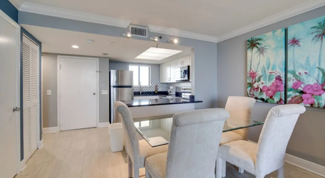Remarkable Hudson Condo w/ Coastal Views!, Book Lejlighed Lejligheder i Hudson, Lejlighed