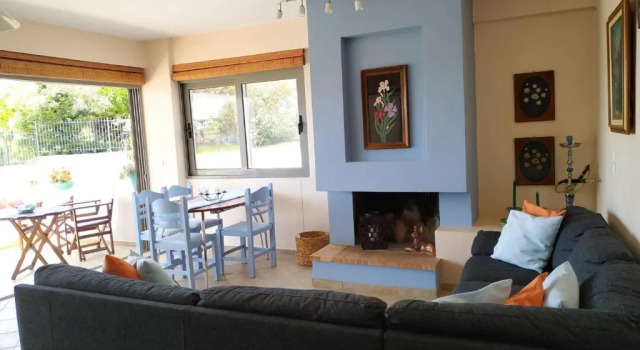 Коттедж Beautiful house by the sea,Loutraki Skaloma