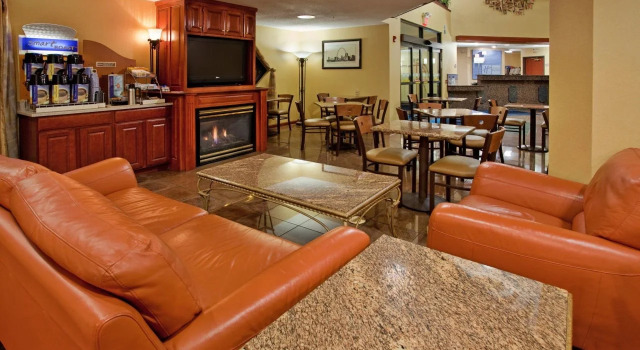 Holiday Inn Express Hotel & Suites Fenton/I-44, an IHG Hotel, Prenota Hotel Hotel a Missouri con piscina, Piscina