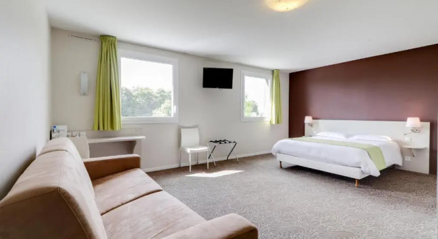 Номер Comfort Brit Hotel Saint-Méen-le-Grand en Brocéliande