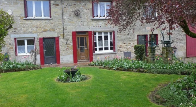 Ferme Adrien Chambres et Table D'hôtes, Prenota Hotel Amance Doubs