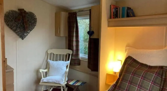 Cosy, Quiet Static Caravan, Mawgan Porth, St Eval