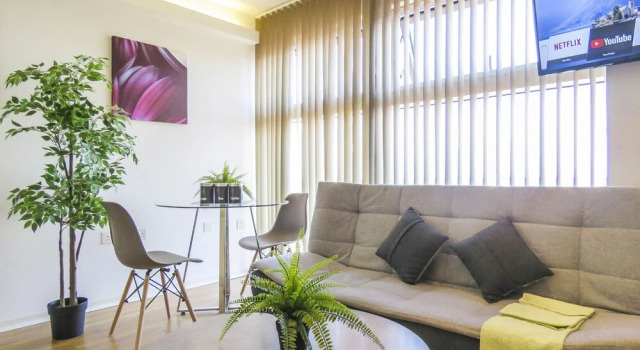 Panorama Suite - Studio The Cube, Забронировать Отель Отели Бирмингема 4 звезды, рядом с Океанариум «Национальный центр морской жизни», 4*