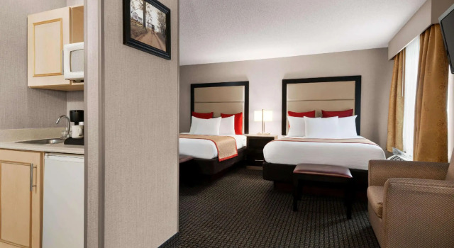 Четырёхместный люкс Lancaster Suites