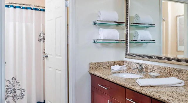 Двухместный люкс c 1 комнатой Residence Inn by Marriott Cedar Rapids
