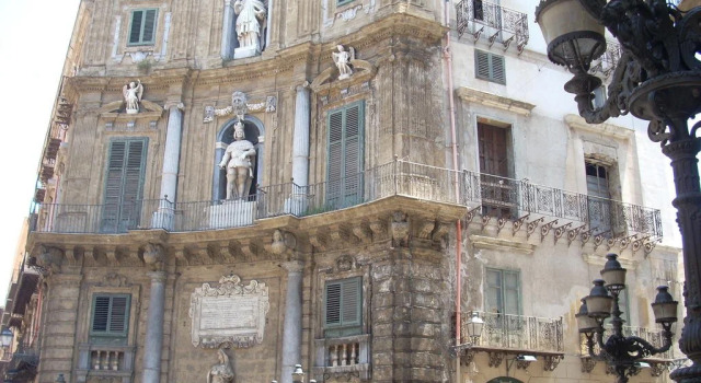 Casa Montevergini, Забронировать Отель Отели Палермо с парковкой, рядом с San Francesco D'Assisi Basilica - Palermo, Парковка