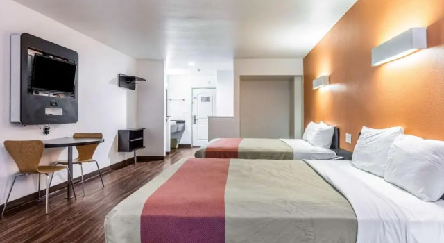 Четырёхместный номер Standard Pacific Inn