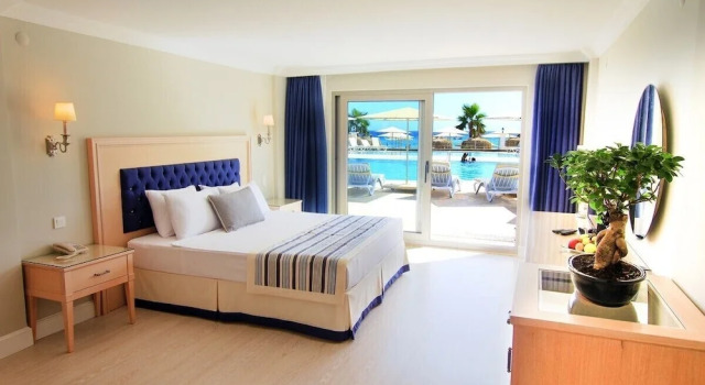 Номер Superior с балконом и с видом на море Palm Bay Beach Hotel