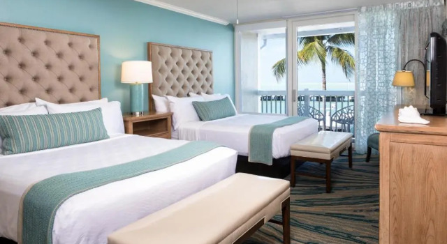 Четырёхместный номер Standard с видом на гавань Opal Key Resort & Marina