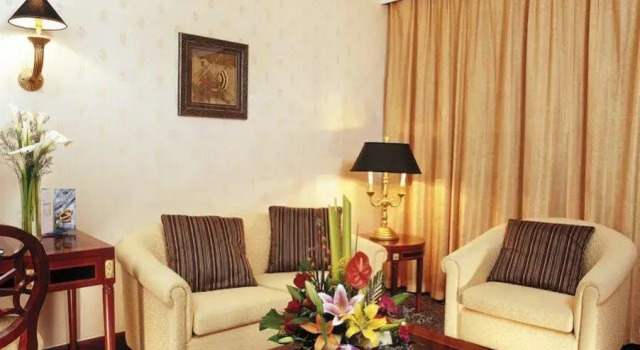 Plaza, Rezerwuj Hotel Hotele 4-gwiazdkowe w Pekin, 4*