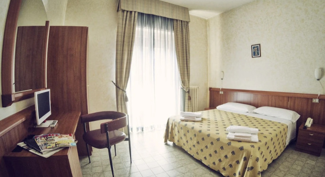 Hotel Capri, Book Hotel Hoteller i Fiuggi med pool, Swimmingpool
