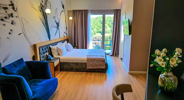 Двухместный номер Standard с балконом LORD Hotel