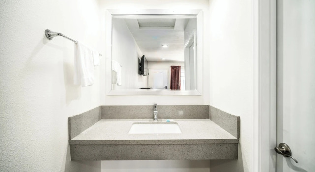 Номер Standard Bell Manor Motel
