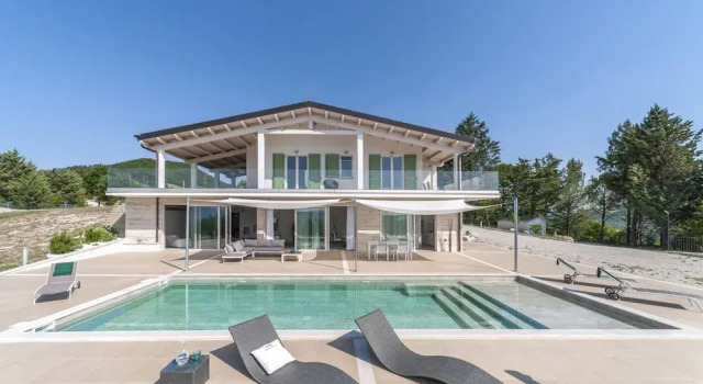 Villa Montefalcone 8 by Marche Holiday Villas, Rezervovat Vila Acqualagna 