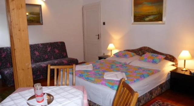 Oleander B&B, Забронировать Отель Шиофок Шомодь, рядом с Железнодорожный вокзал Шиофок